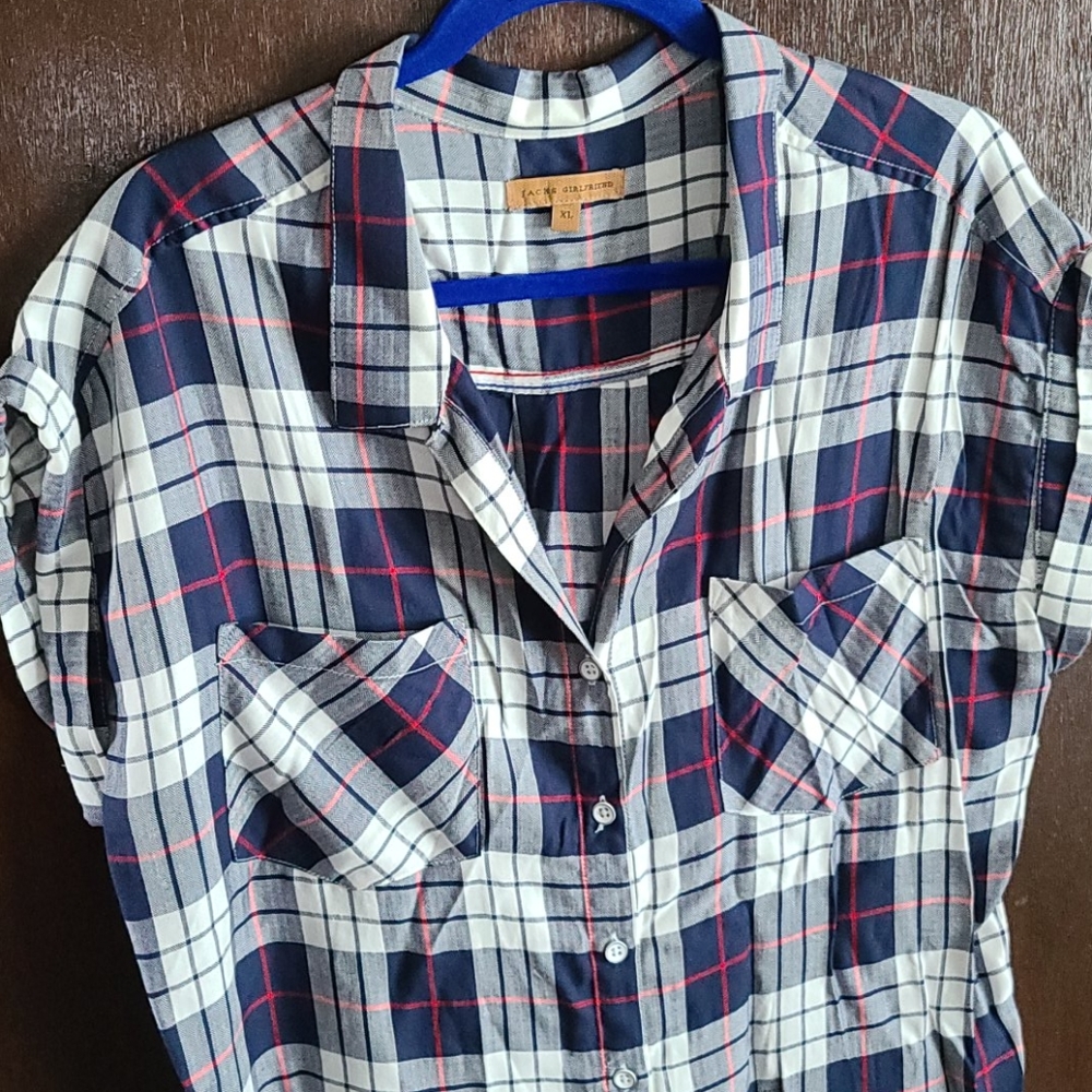 Sleeveless button up shirt